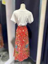 Load image into Gallery viewer, RB173A- Batik Skirt
