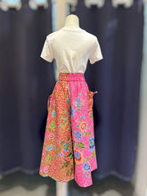 Load image into Gallery viewer, RB70F-Batik Pants-M
