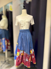Load image into Gallery viewer, RB38I-Denim Batik Skirts-M
