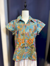 Load image into Gallery viewer, RB205C Batik Short Sleeve Top(M)
