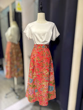 Load image into Gallery viewer, RB142H-Batik Skirt-M
