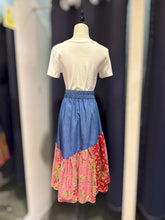 Load image into Gallery viewer, RB38E-Denim Batik Skirts-M
