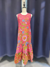Load image into Gallery viewer, RB107C-Batik Sleeveless Dress(S)
