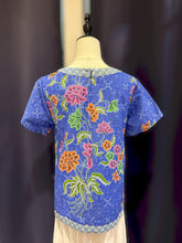 Load image into Gallery viewer, RB204C-Batik Blouse(S)
