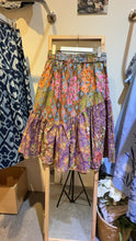Load image into Gallery viewer, RB38-Batik Skirts
