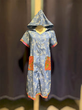 Load image into Gallery viewer, RB213B-Denim Batik Dress With Hoodie-M
