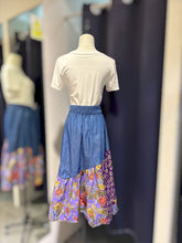 Load image into Gallery viewer, RB38F-Denim Batik Skirts-M
