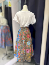 Load image into Gallery viewer, RB142G-Batik Skirt-M,L
