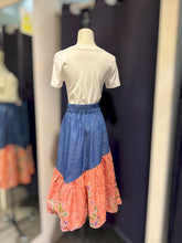 Load image into Gallery viewer, RB38H-Denim Batik Skirts-L
