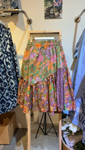 Load image into Gallery viewer, RB38-Batik Skirts
