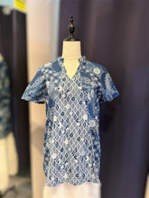 Load image into Gallery viewer, T104646-V-Neck Top
