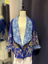Load image into Gallery viewer, RB117C-Batik Reversible Jacket
