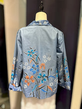 Load image into Gallery viewer, RB117A-Batik Reversible Jacket
