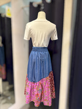 Load image into Gallery viewer, RB38C-Denim Batik Skirts-S
