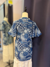 Load image into Gallery viewer, T104646-V-Neck Top
