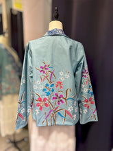 Load image into Gallery viewer, RB117B-Batik Reversible Jacket
