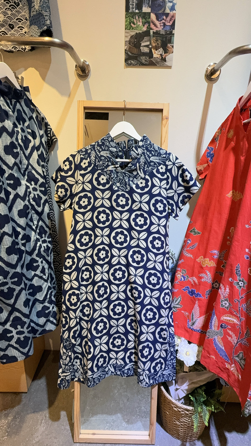 T104402-V Neck Dress