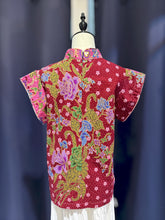 Load image into Gallery viewer, RB185C-CNY Batik Blouse(S)
