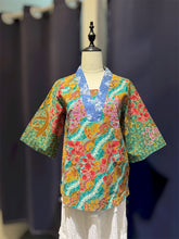 Load image into Gallery viewer, RB160E-Batik &amp; Denim 3/4 Blouse-S
