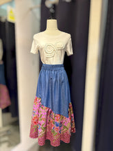 Load image into Gallery viewer, RB38C-Denim Batik Skirts-S
