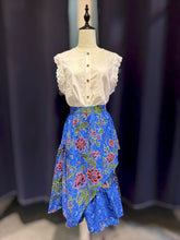 Load image into Gallery viewer, RB141C-Batik Skirts (S,M)
