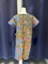 Load image into Gallery viewer, RB13C-Batik Dress(M,L)
