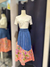 Load image into Gallery viewer, RB38H-Denim Batik Skirts-L
