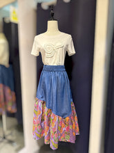 Load image into Gallery viewer, RB38G-Denim Batik Skirts-L
