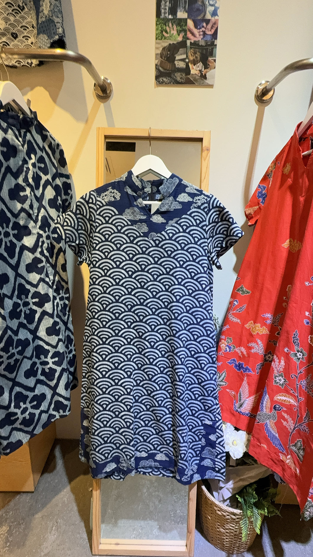 T104401-V Neck Dress