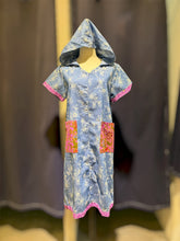 Load image into Gallery viewer, RB213D-Denim Batik Dress With Hoodie-S
