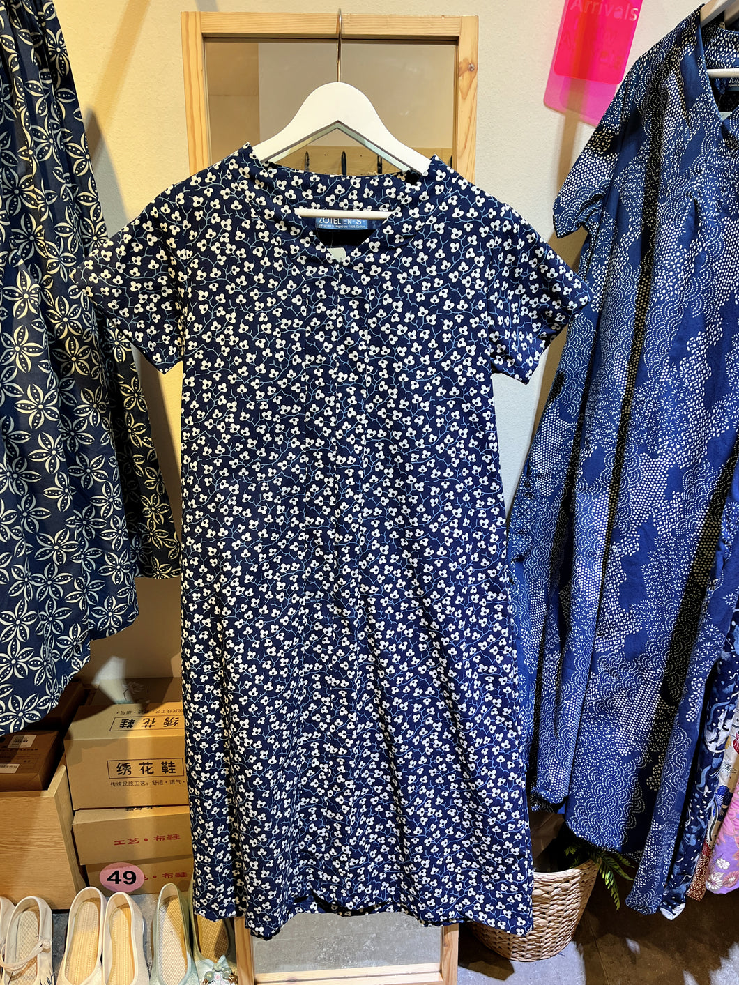T104380-V-Neck Short Sleeve Dress