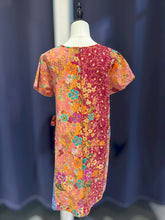 Load image into Gallery viewer, RB13E-Batik Dress(S,M)
