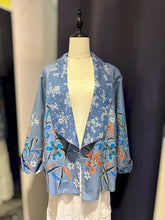 Load image into Gallery viewer, RB117A-Batik Reversible Jacket
