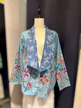 Load image into Gallery viewer, RB117B-Batik Reversible Jacket
