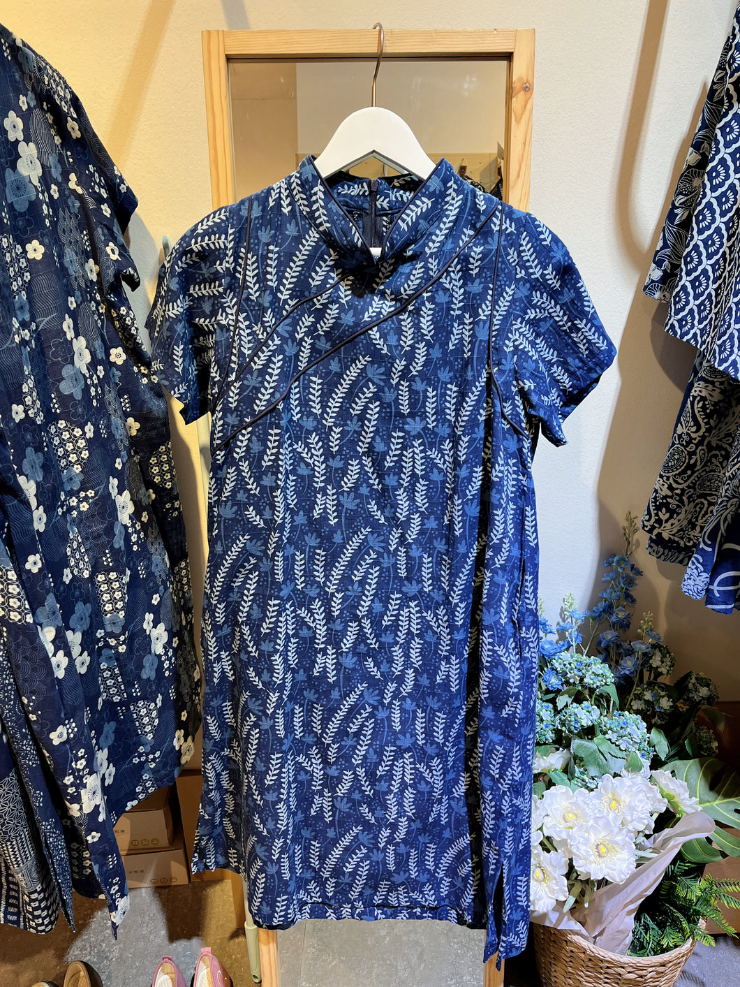 T104296-Mandarin Collar Dress