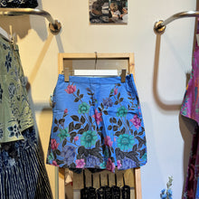 Load image into Gallery viewer, RB104-Batik Short
