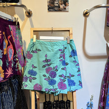 Load image into Gallery viewer, RB104-Batik Short
