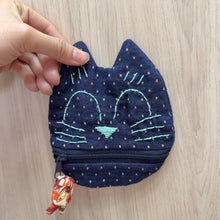Load image into Gallery viewer, G021-Cat Pouch$10
