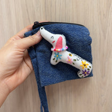 Load image into Gallery viewer, G035-Pouch with Sling
