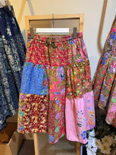Load image into Gallery viewer, RB0149-Batik Skits
