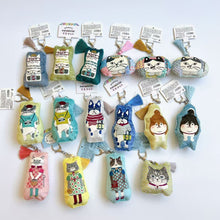Load image into Gallery viewer, B101150-Cat&amp;Dog Key chain$15
