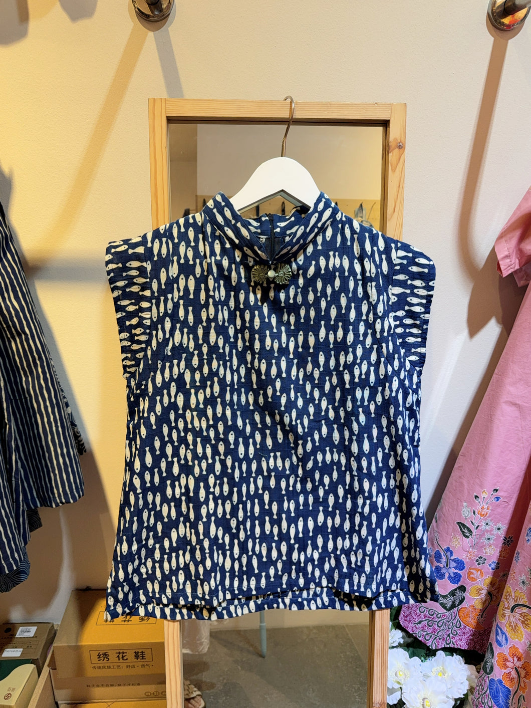 T104387-Mandarin Collar Blouse
