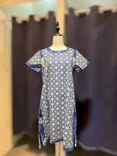 Load image into Gallery viewer, T104687 - Indigo Round Neck Short Sleeve Dress

