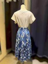 Load image into Gallery viewer, T104695- Indigo Printed 3/4 Skirt
