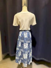 Load image into Gallery viewer, T104715- Indigo Printed Skirt
