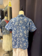 Load image into Gallery viewer, RB206-Denim Batik Collar Top
