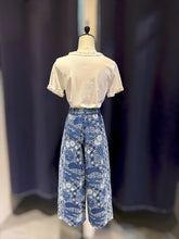 Load image into Gallery viewer, T104766-Indigo 3/4 Pants

