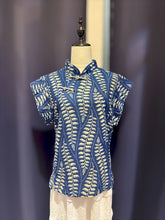 Load image into Gallery viewer, T104760-Indigo Short Sleeve Top
