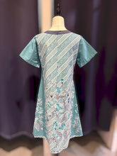 Load image into Gallery viewer, RB52B-Batik Short Sleeve Dress
