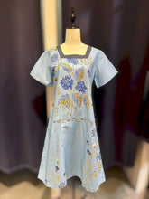 Load image into Gallery viewer, RB52D-Batik Short Sleeve Dress
